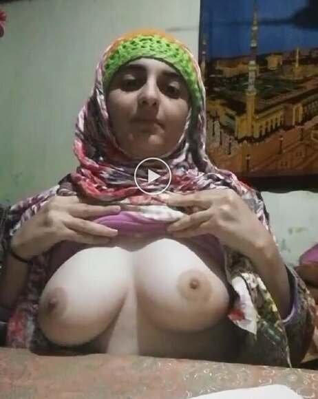 Cute-pak-Muslim-hijabi-babe-sexy-in-pak-nude.jpg