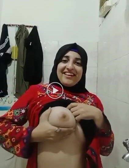 Super-beautiful-pak-hijabi-babe-pakistan-sexcy-video-big-boobs.jpg